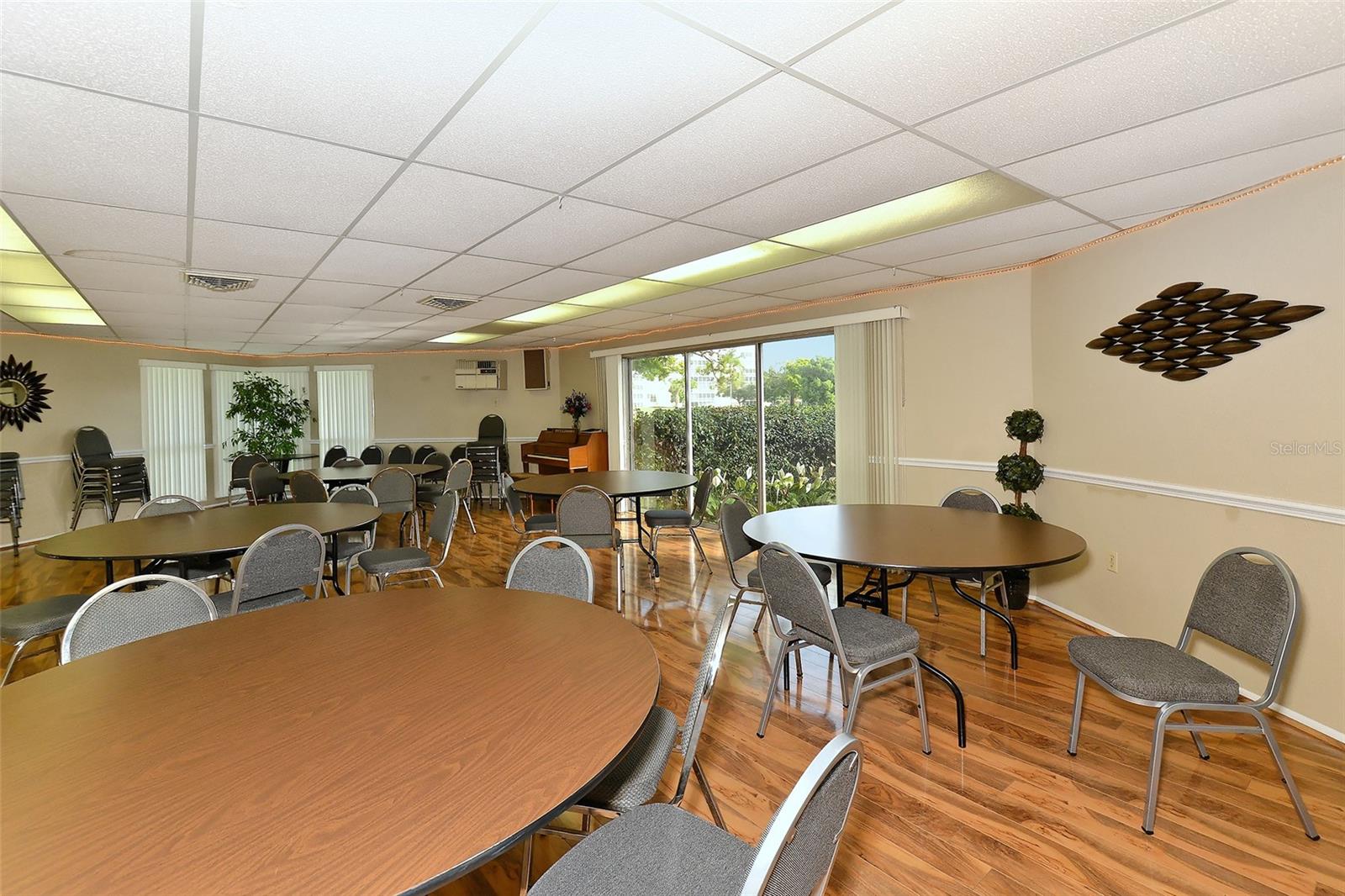 A4667004 Property Photo