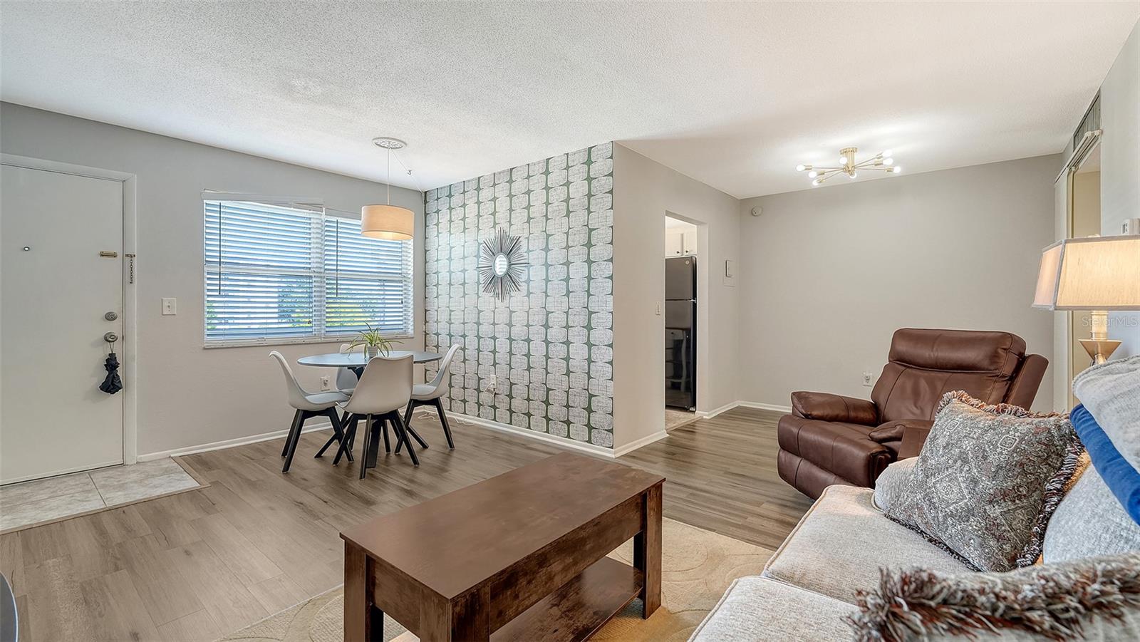 A4667004 Property Photo