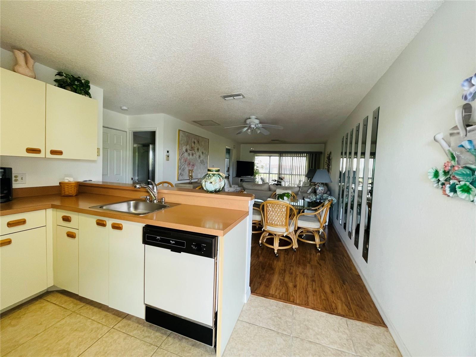 25100 SANDHILL BLVD #Q201, PUNTA GORDA, FL, 33983