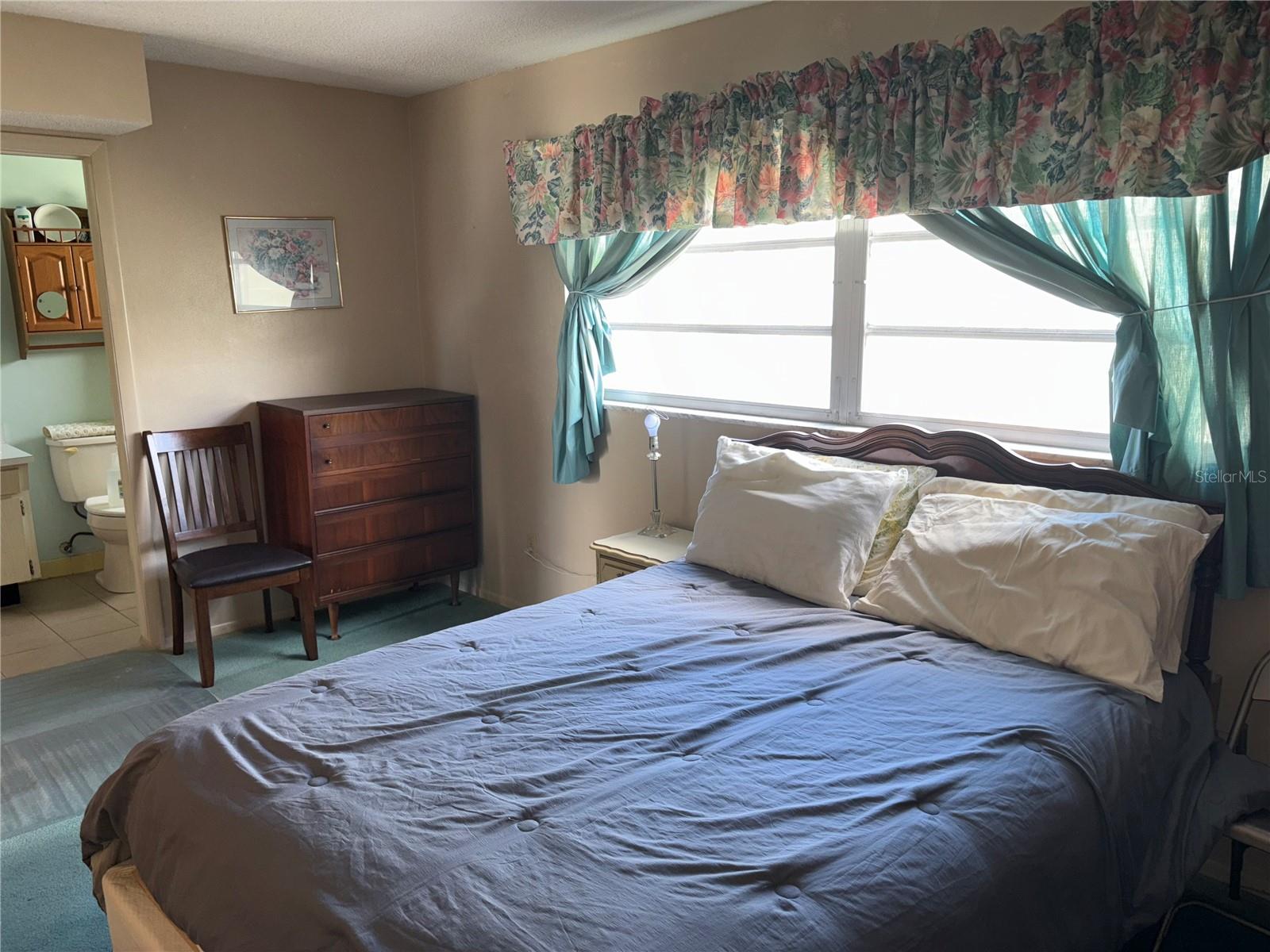 TB8433505 Property Photo