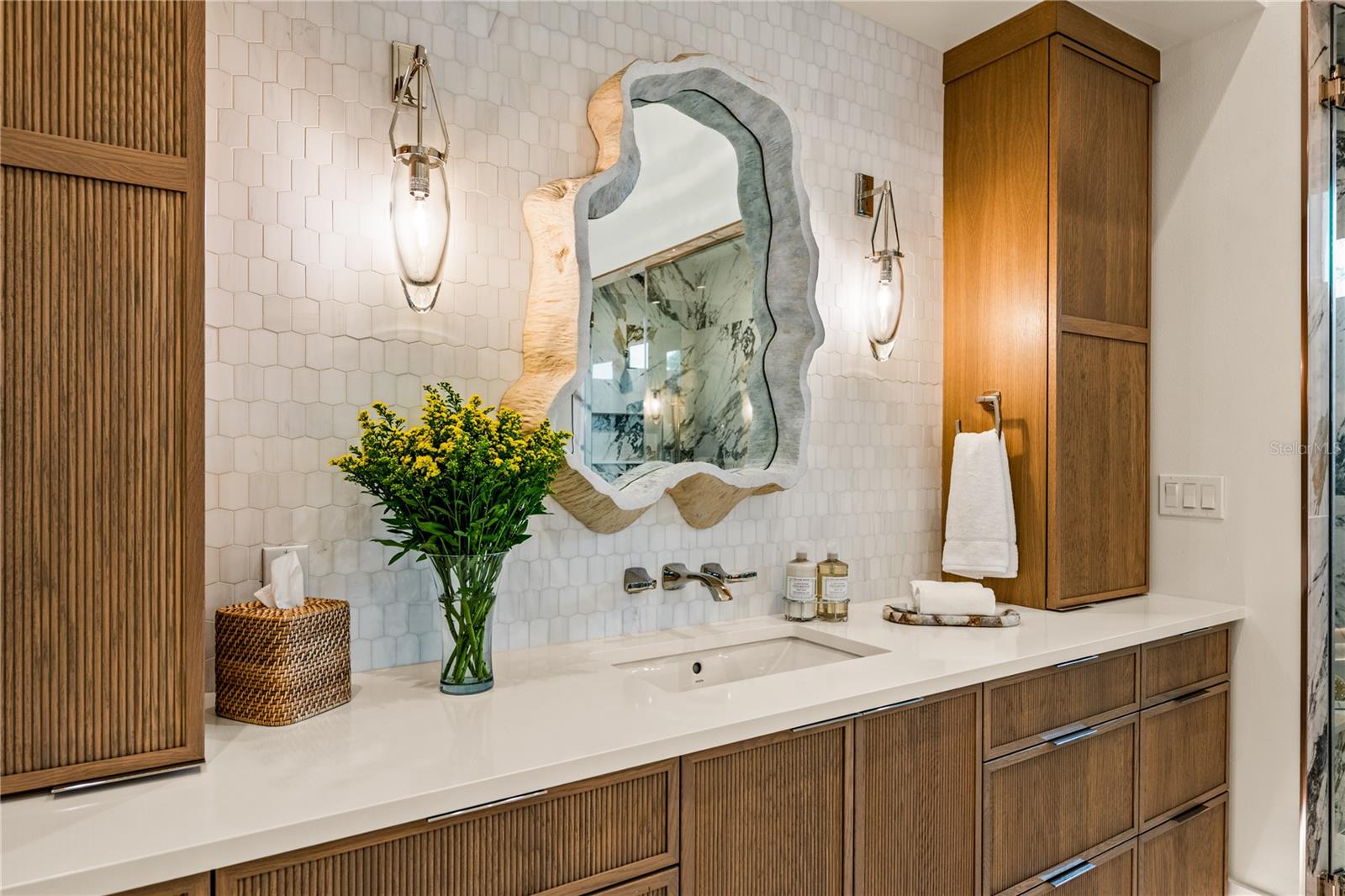 A4667008 Property Photo