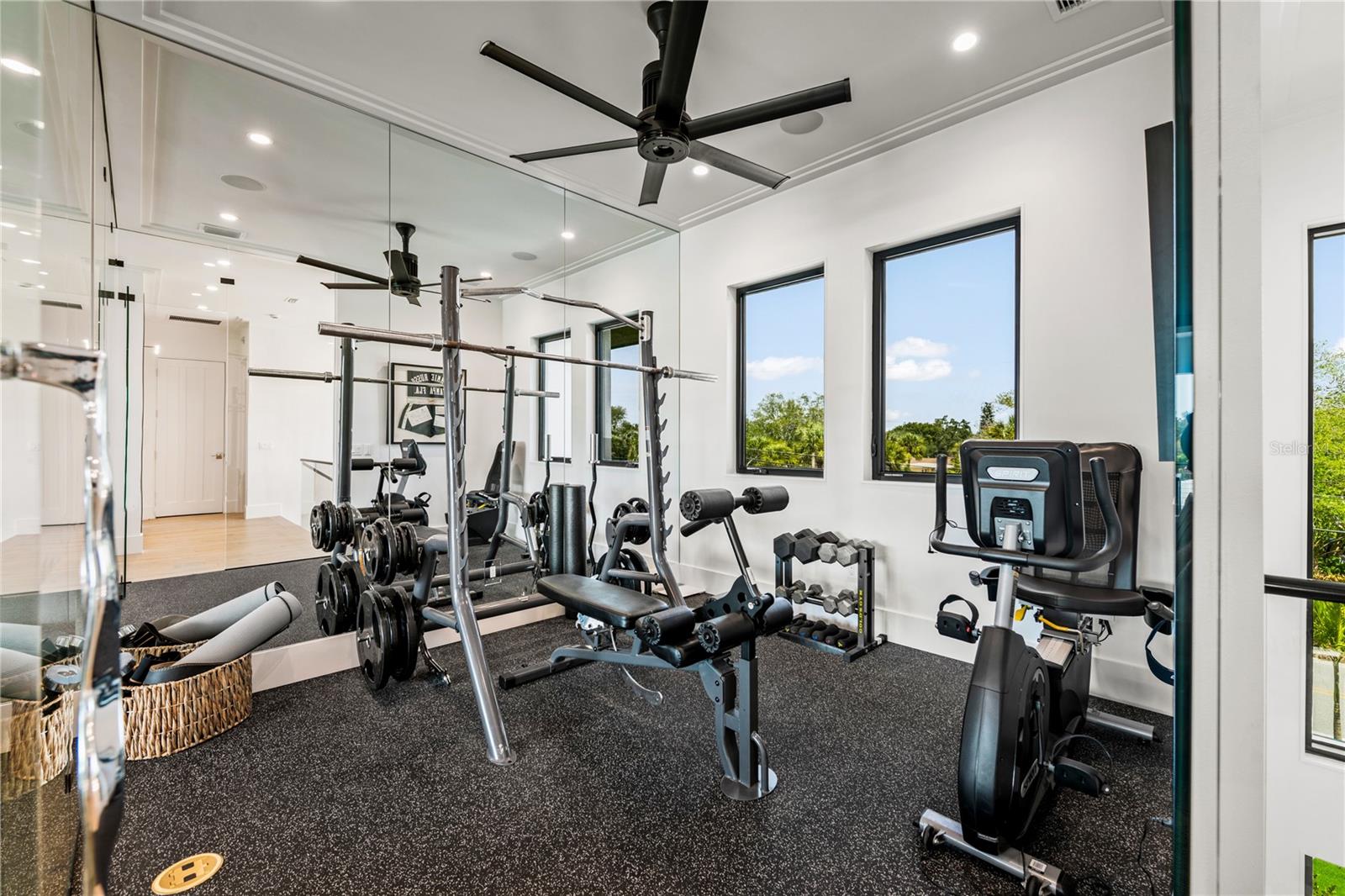 A4667008 Property Photo