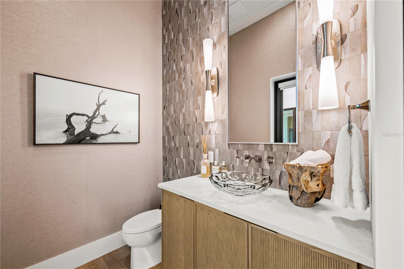 A4667008 Property Photo