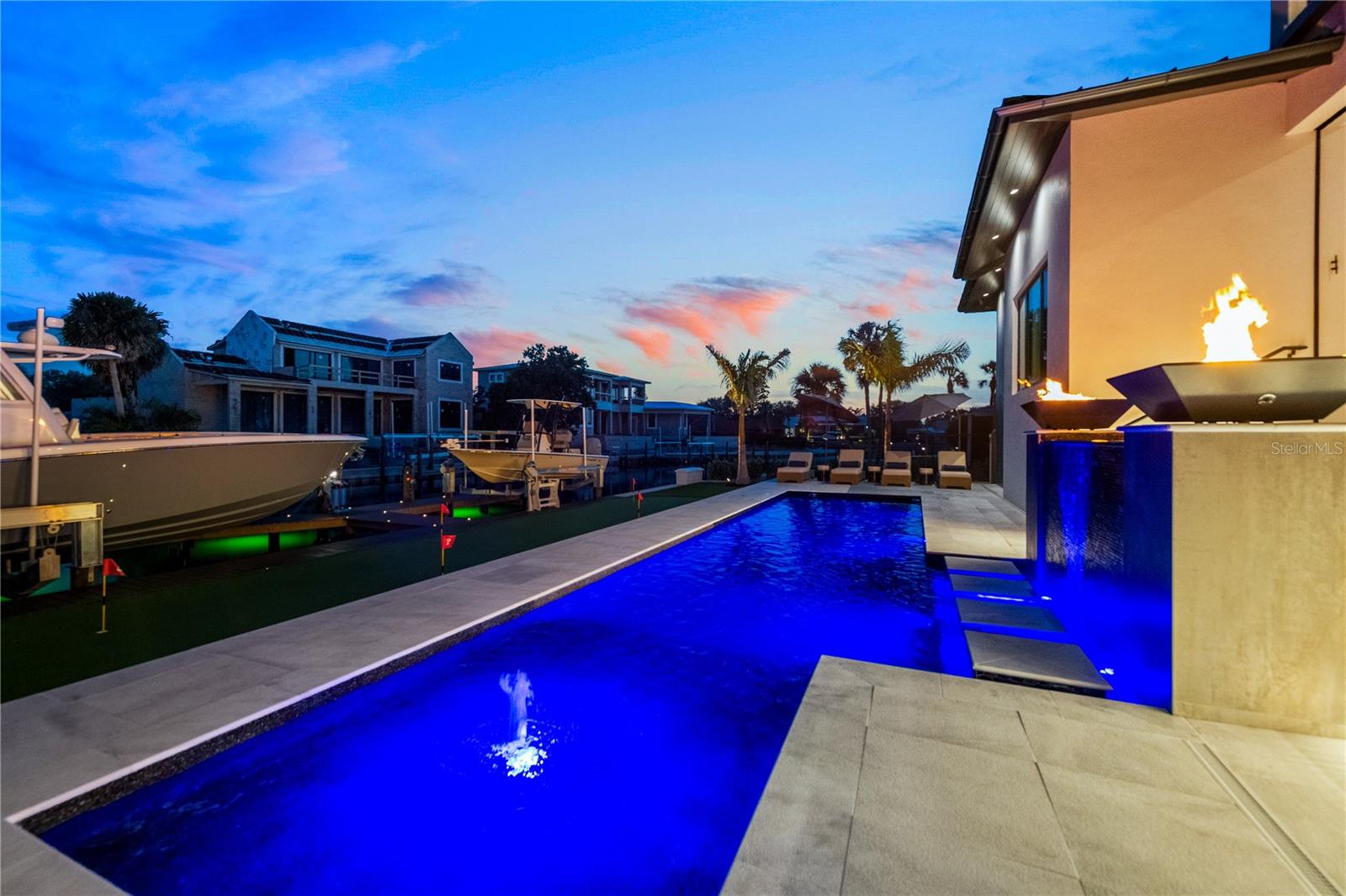 A4667008 Property Photo