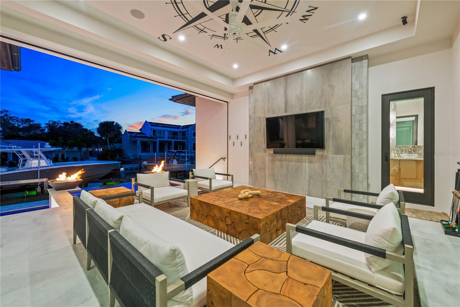 A4667008 Property Photo