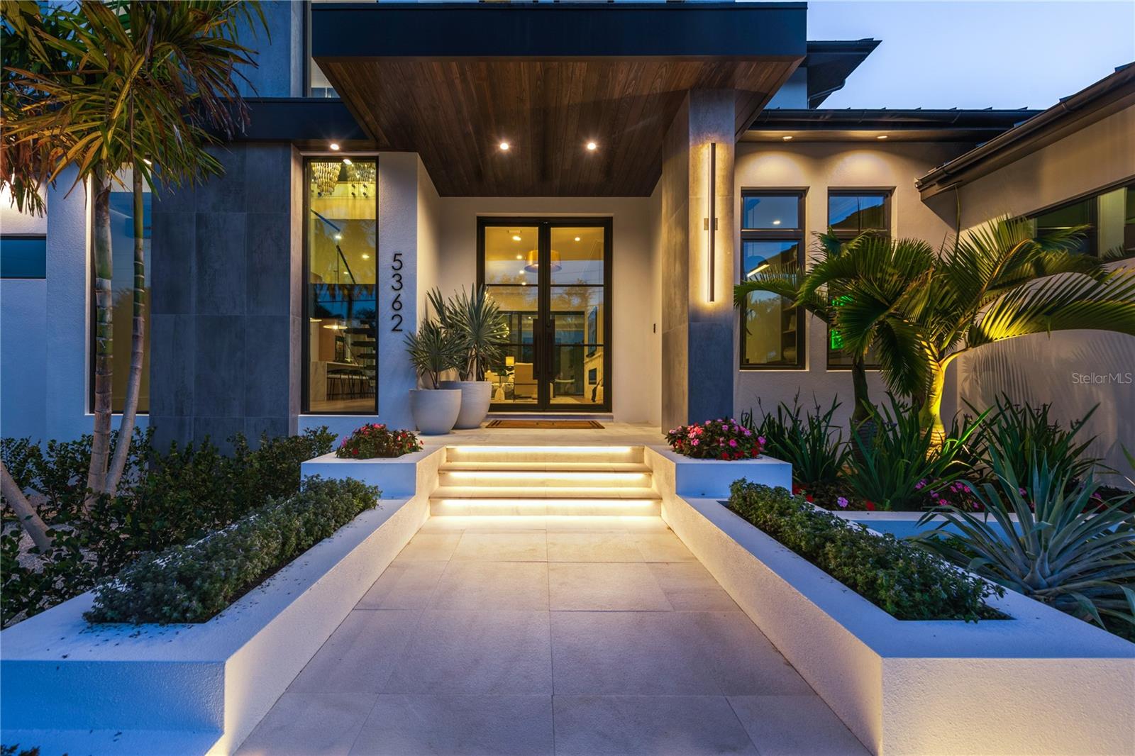 A4667008 Property Photo