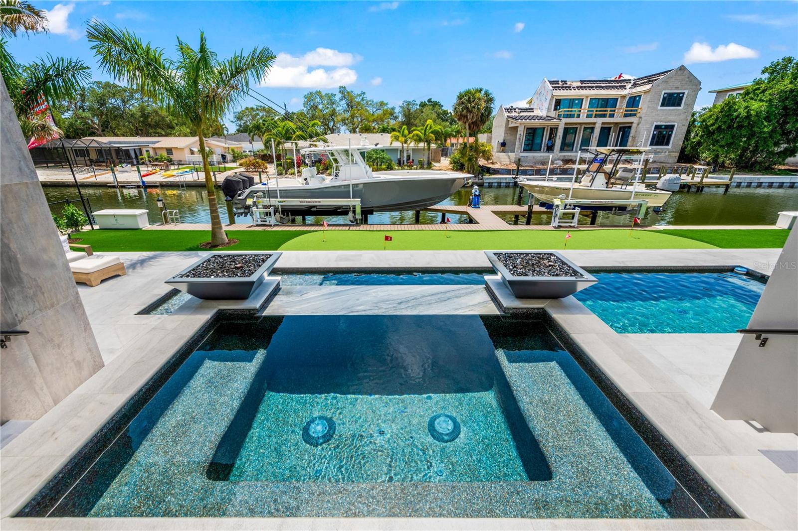 A4667008 Property Photo