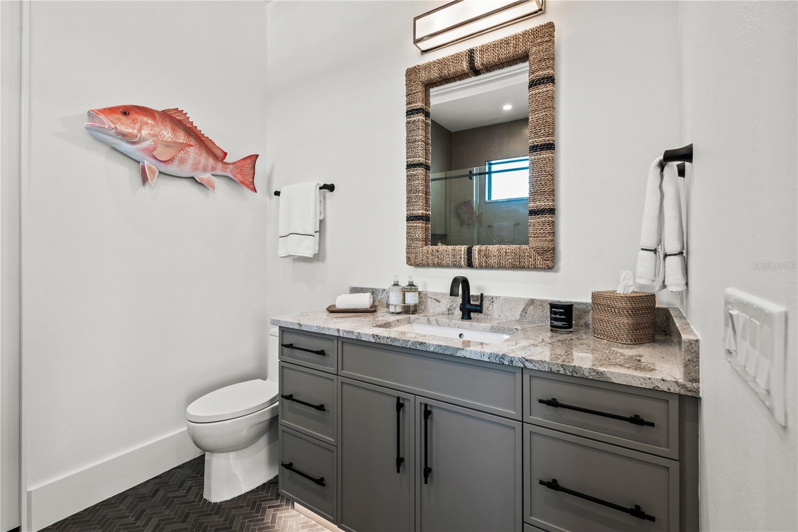 A4667008 Property Photo