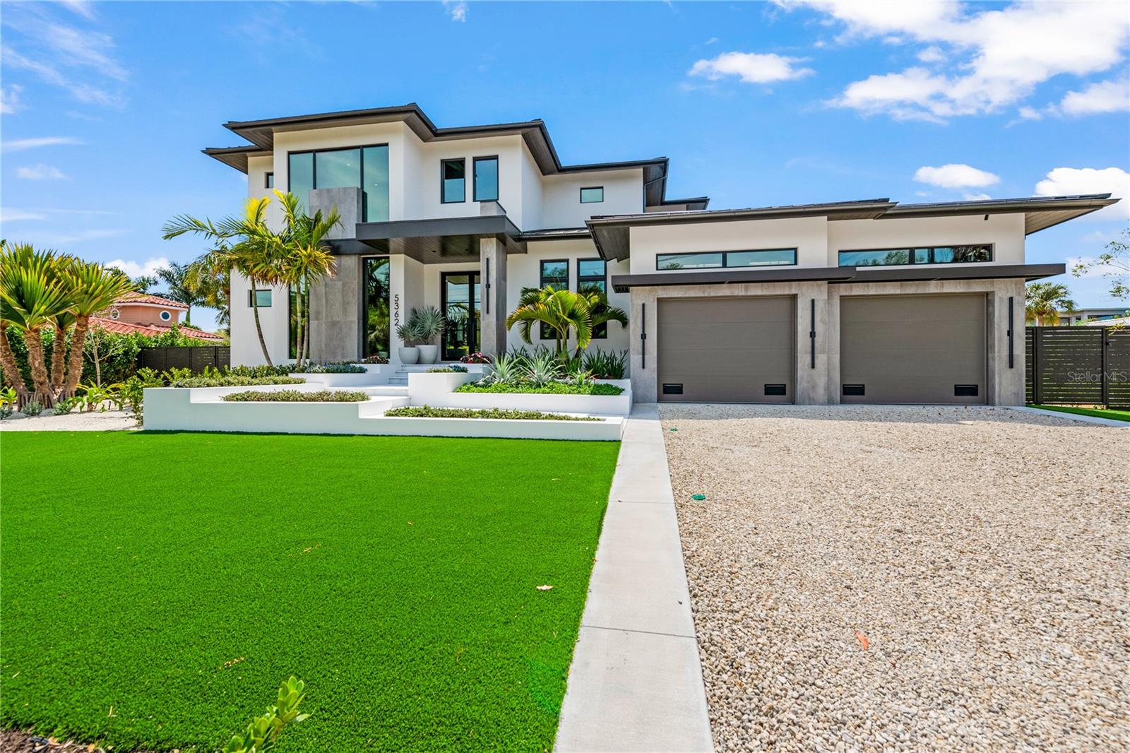 A4667008 Property Photo