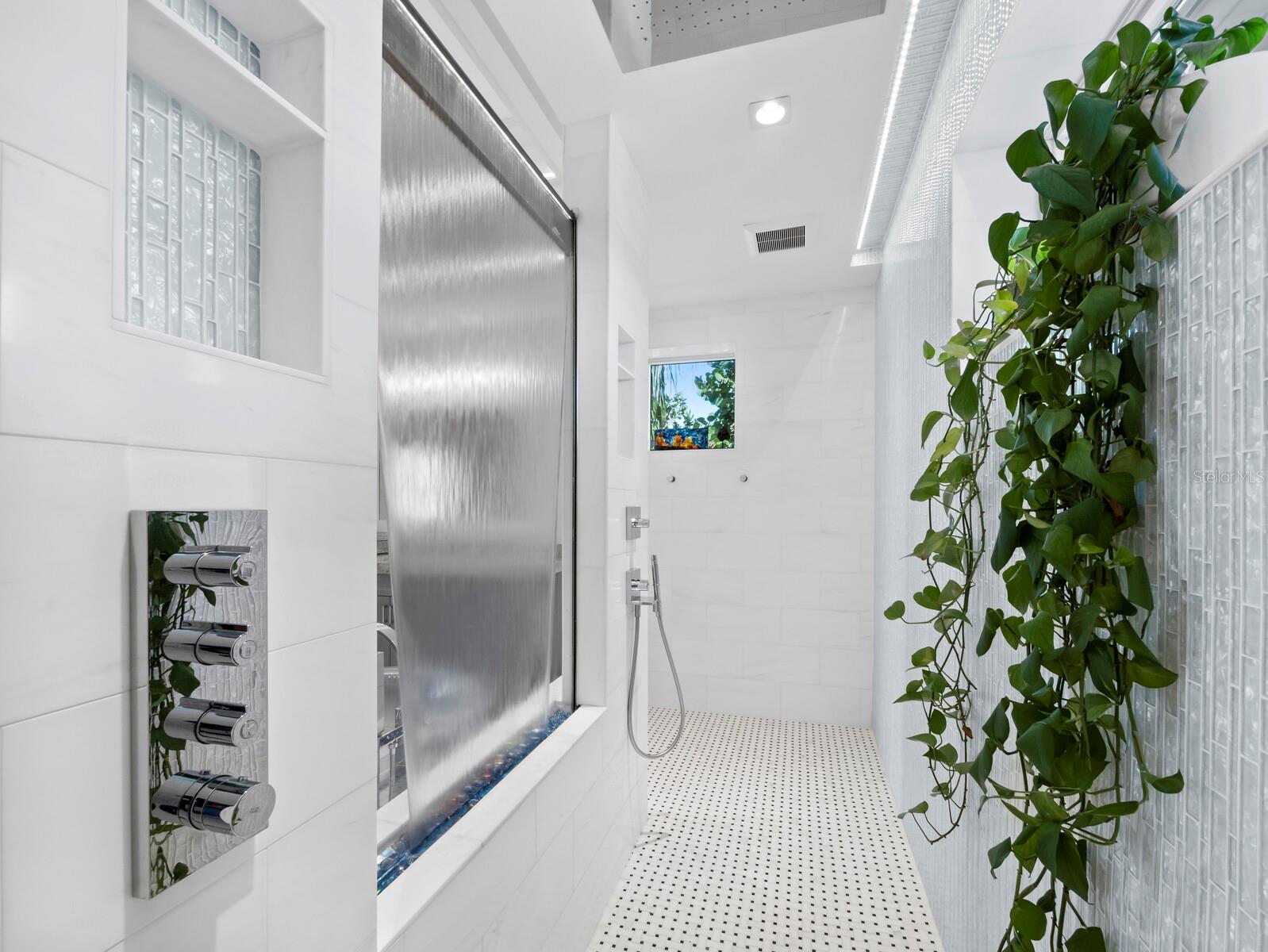 A4667015 Property Photo