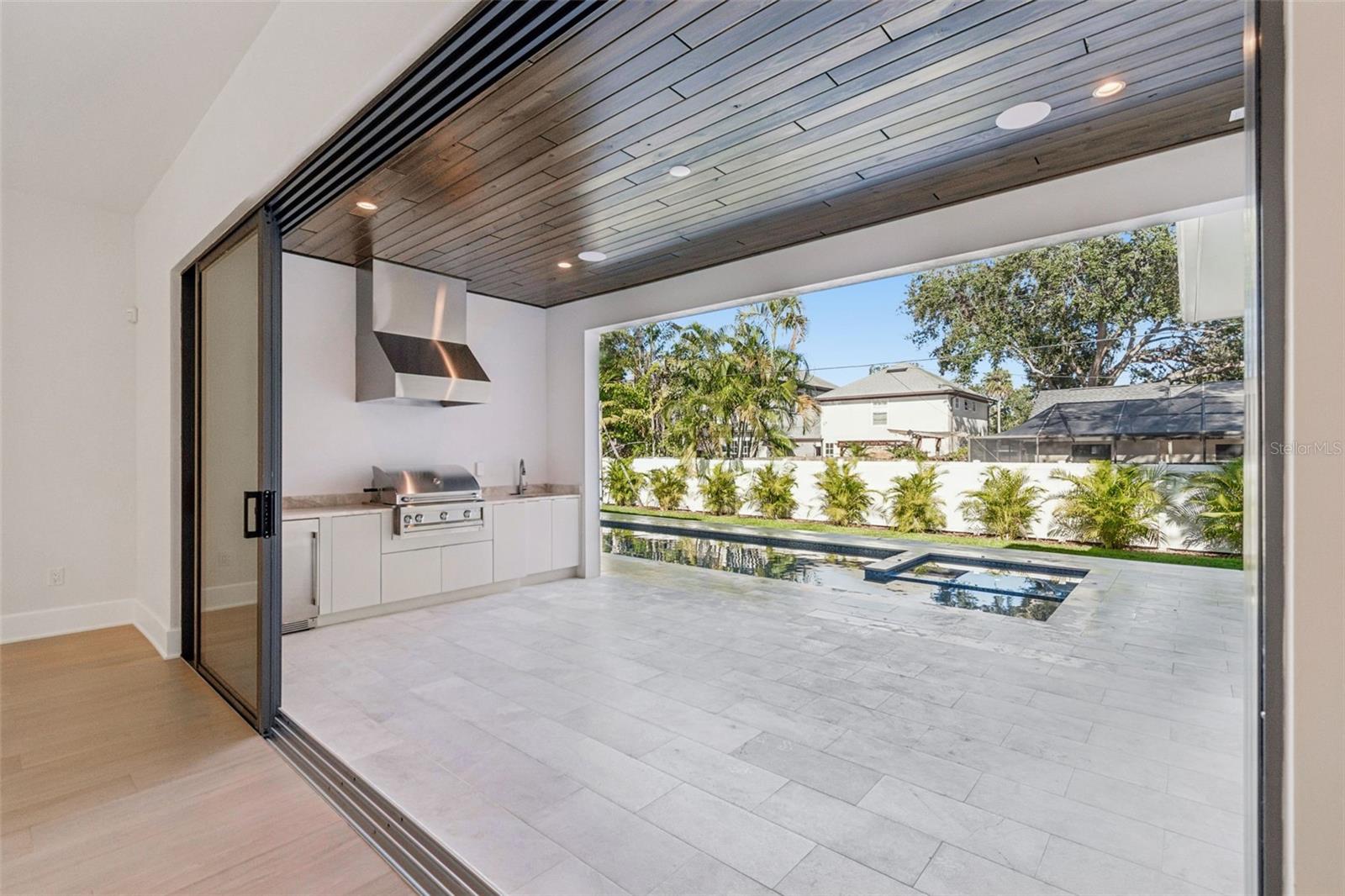 TB8433572 Property Photo