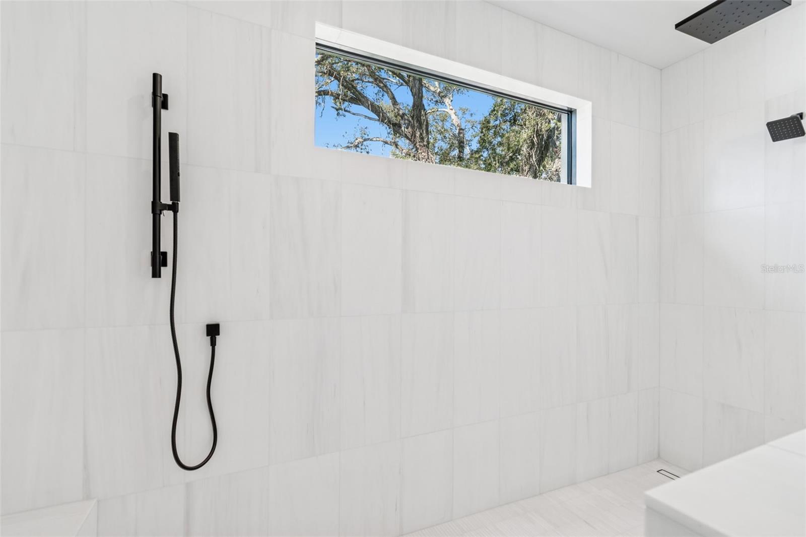 TB8433572 Property Photo