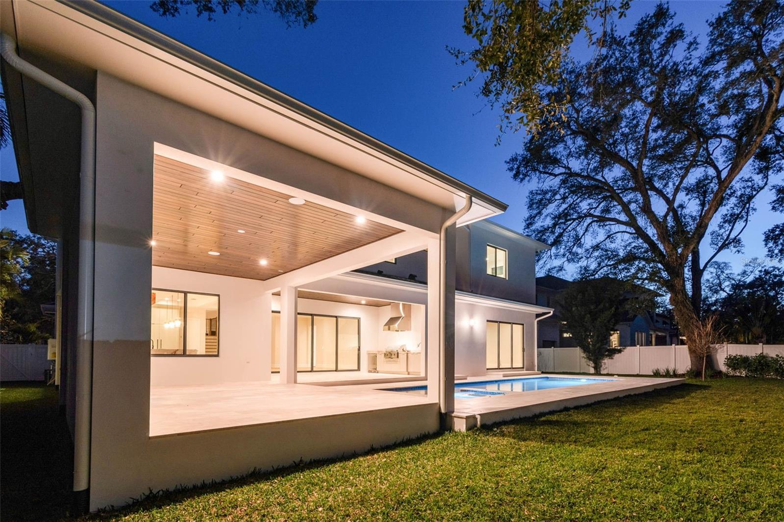 TB8433572 Property Photo