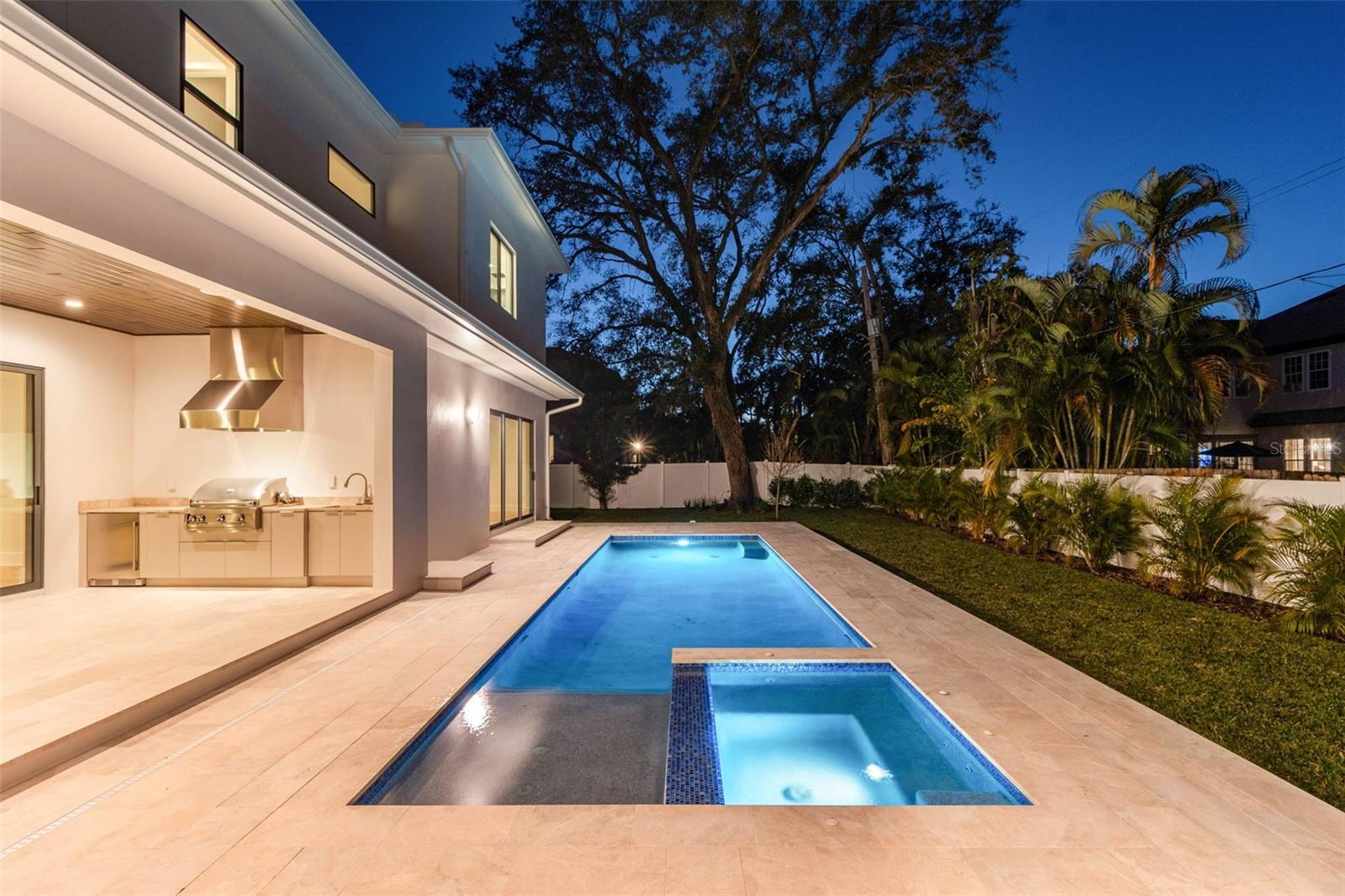 TB8433572 Property Photo