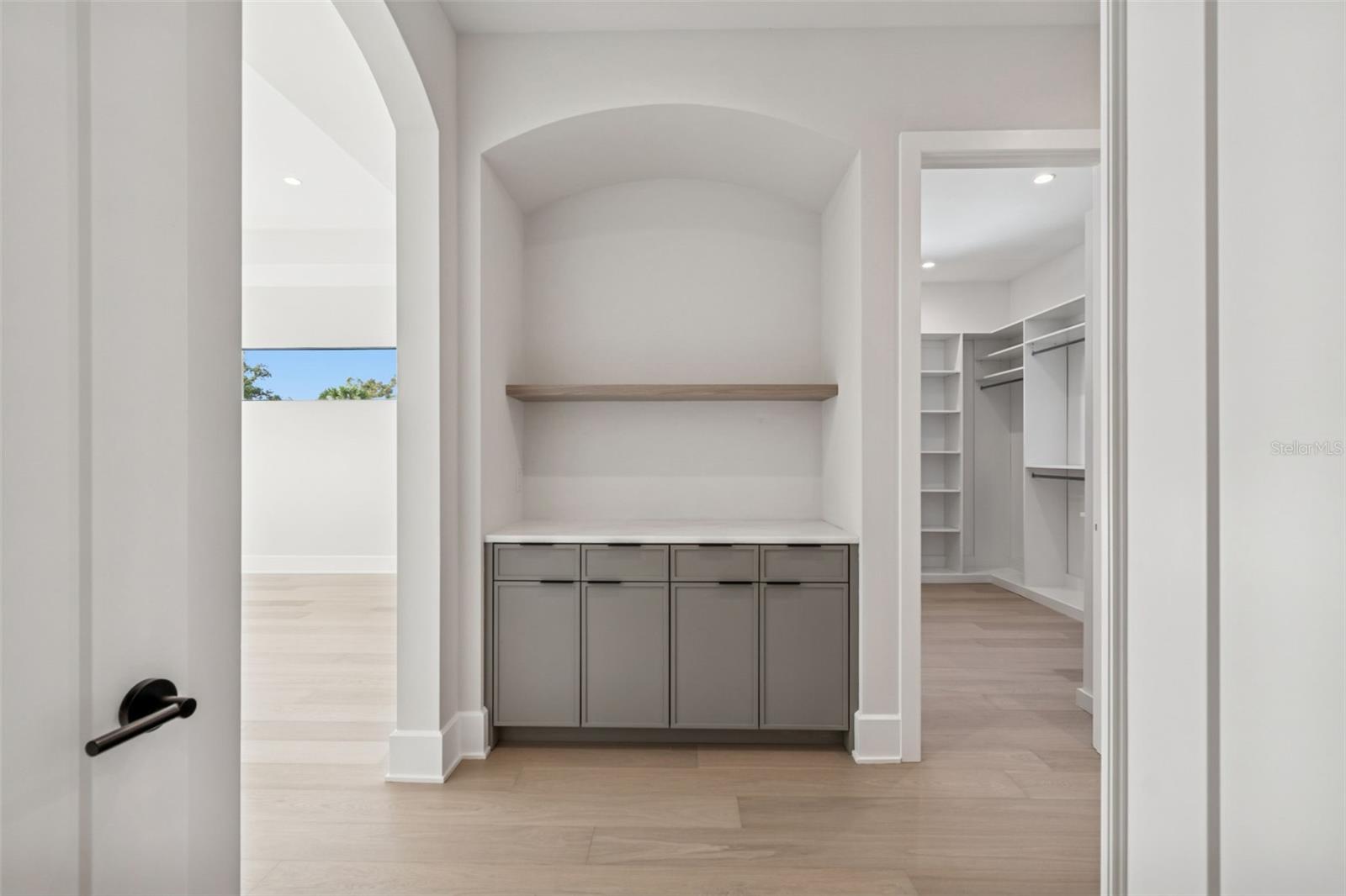 TB8433572 Property Photo