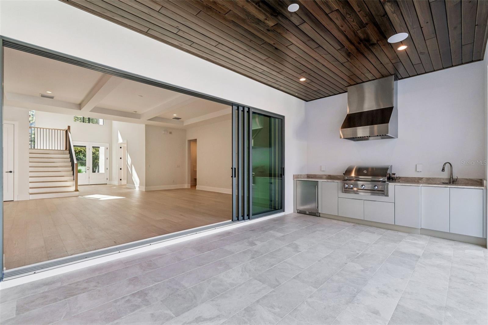 TB8433572 Property Photo