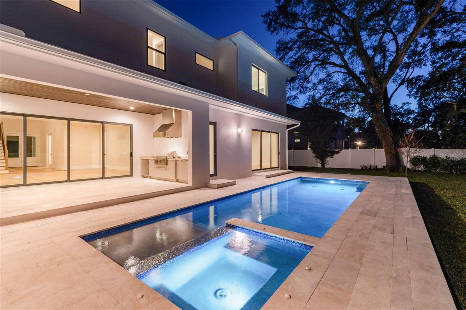 TB8433572 Property Photo