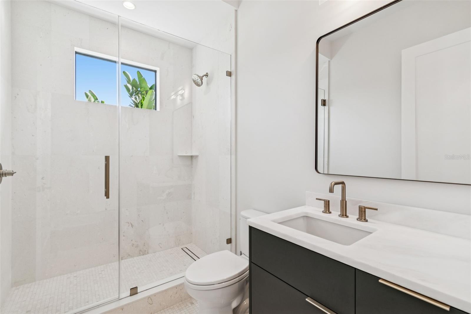 TB8433572 Property Photo