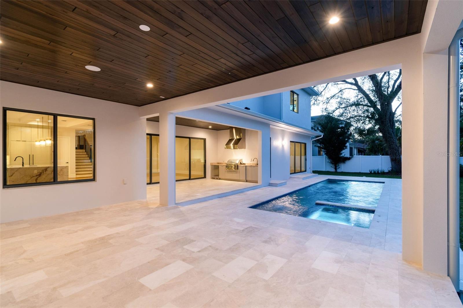 TB8433572 Property Photo