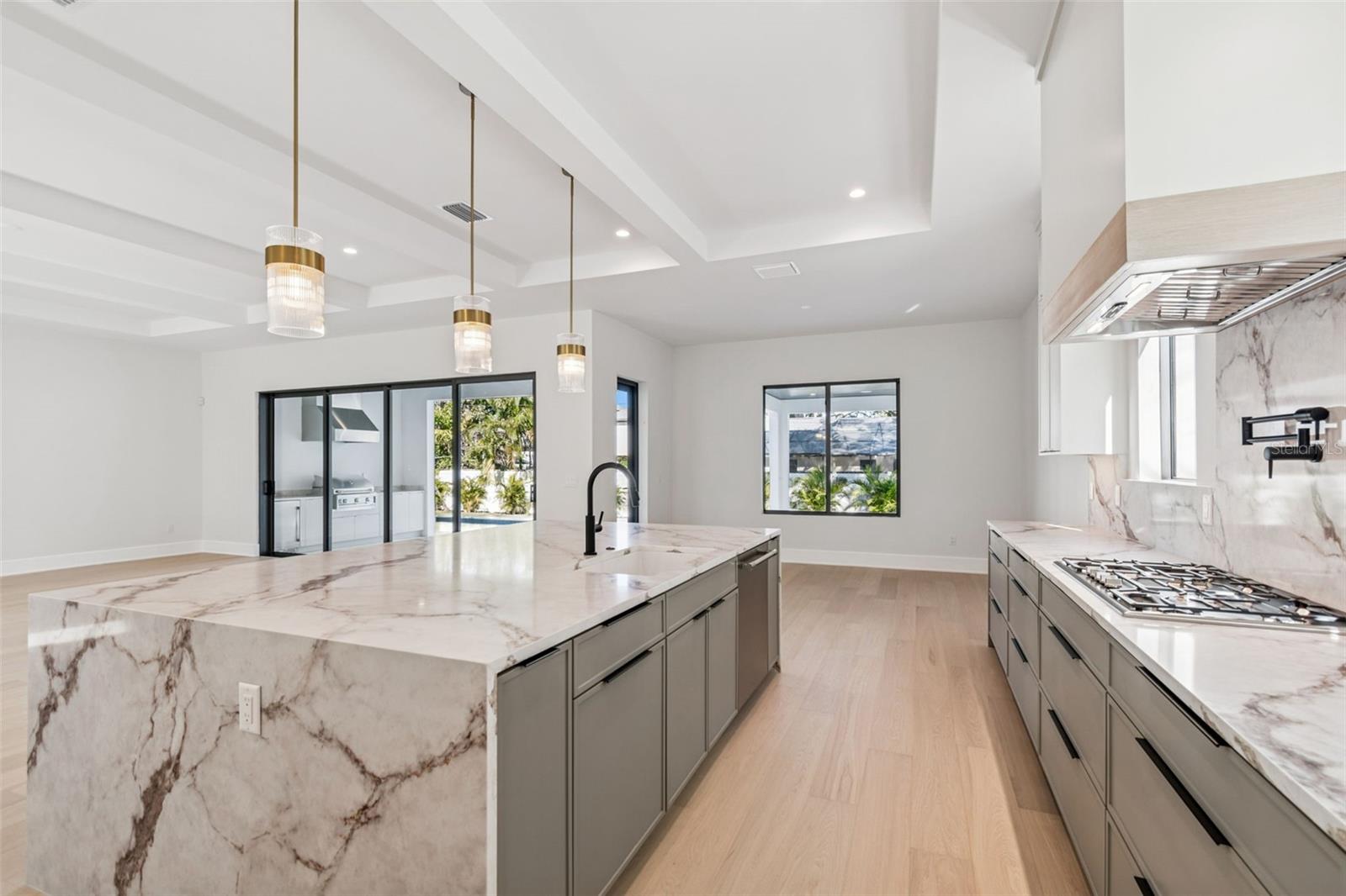 TB8433572 Property Photo