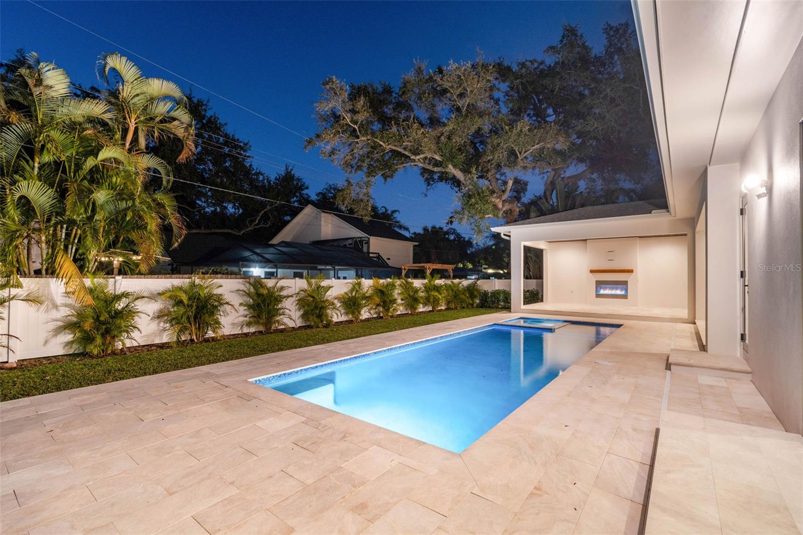 TB8433572 Property Photo