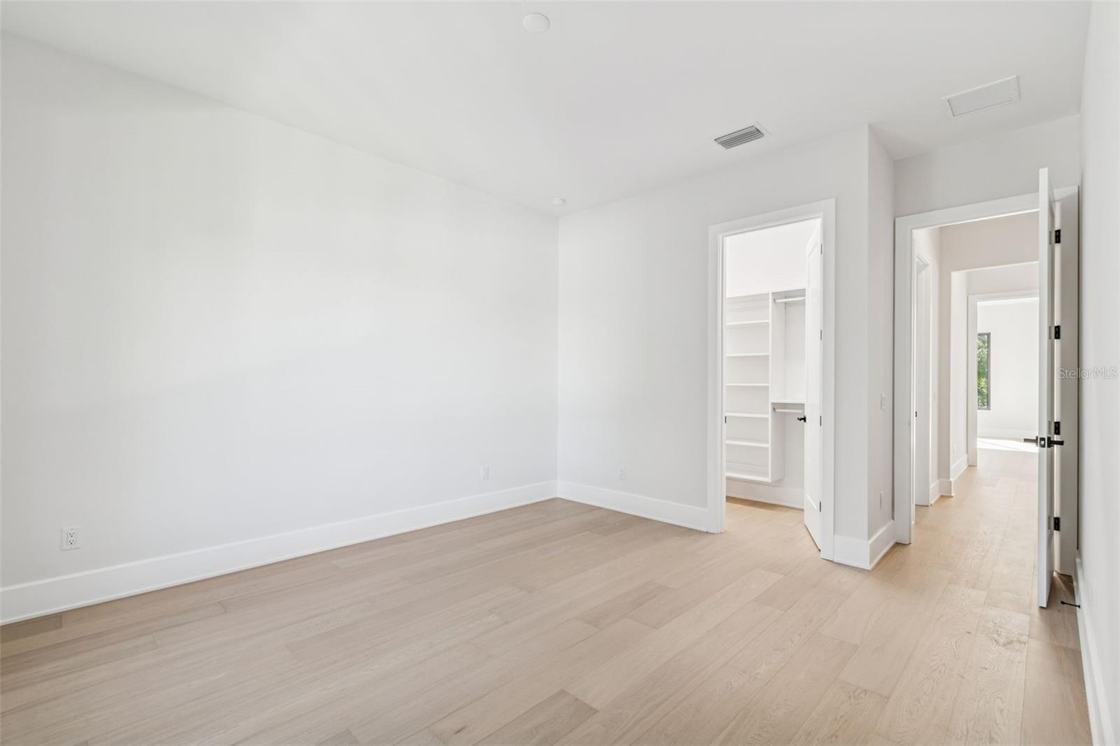 TB8433572 Property Photo