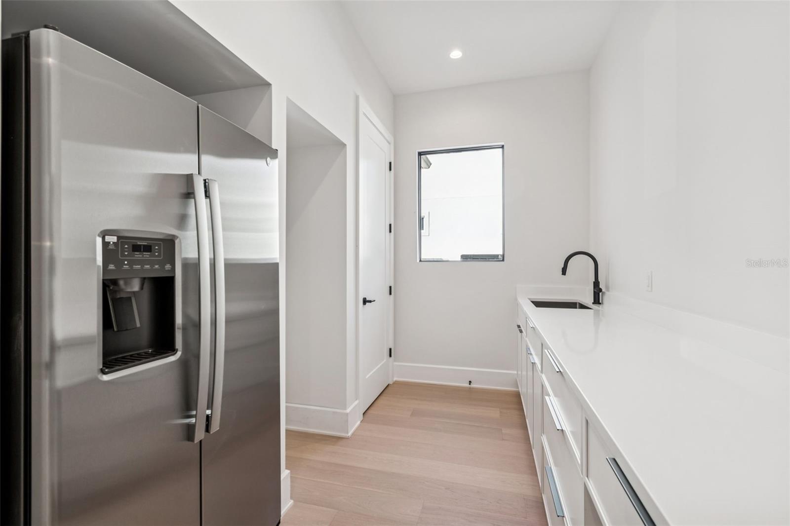 TB8433572 Property Photo