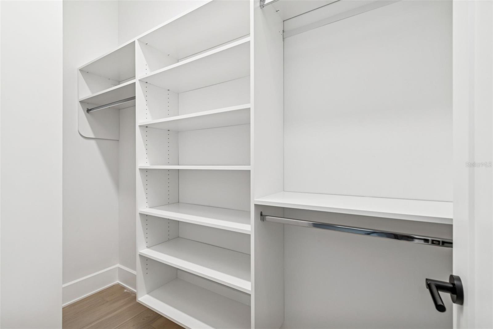 TB8433572 Property Photo