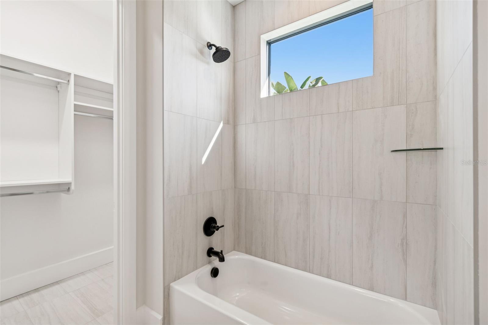 TB8433572 Property Photo