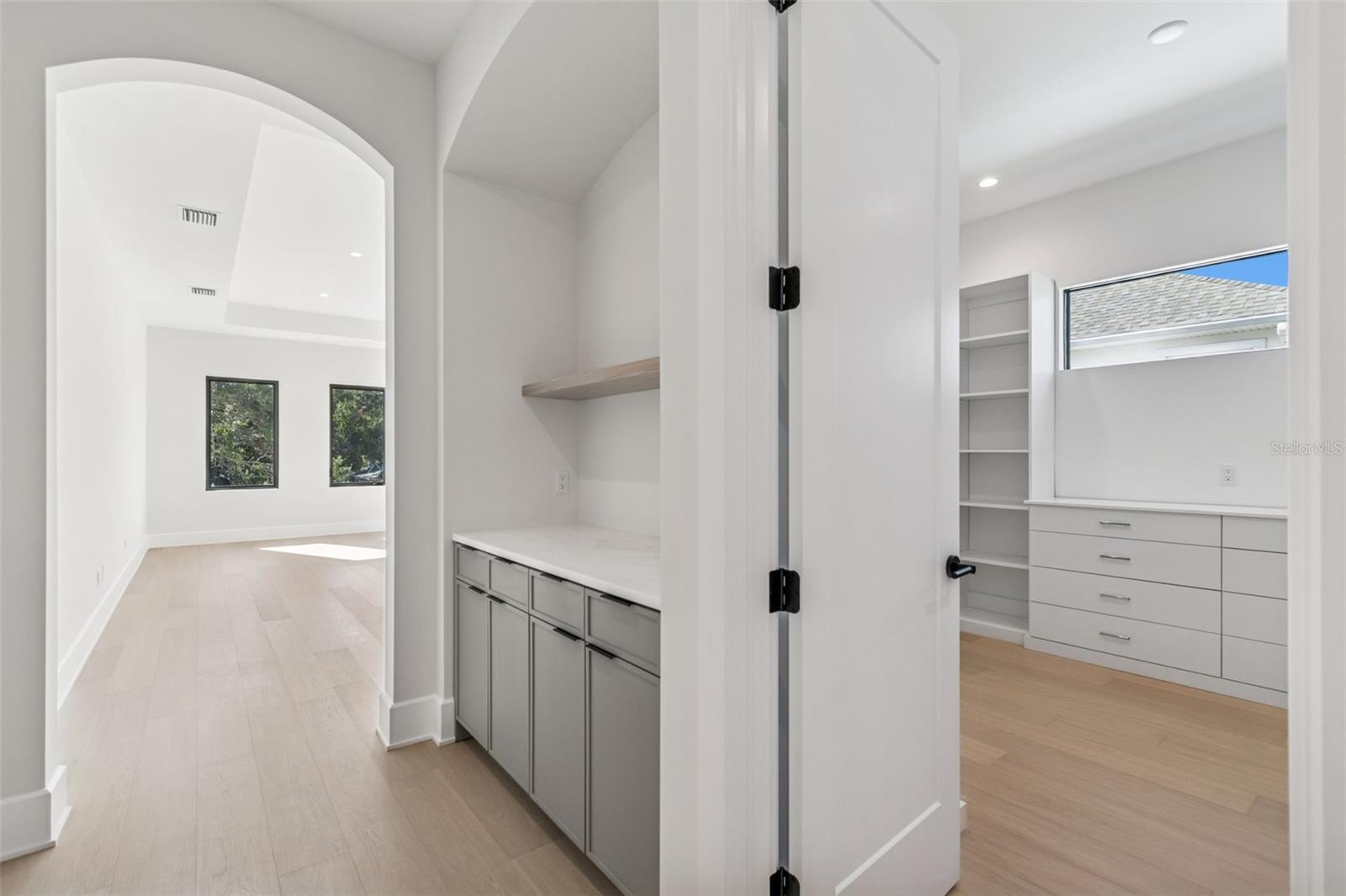 TB8433572 Property Photo