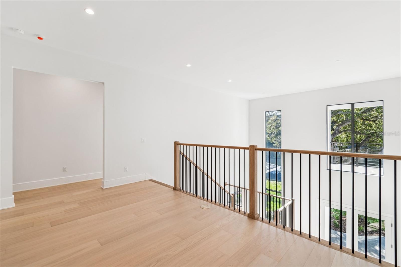 TB8433572 Property Photo