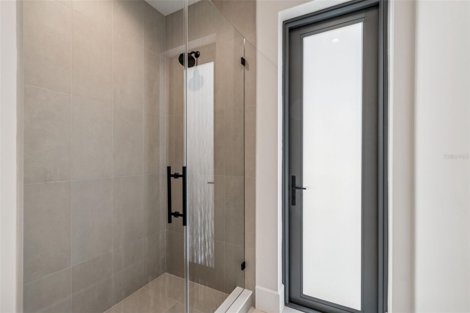 TB8433572 Property Photo