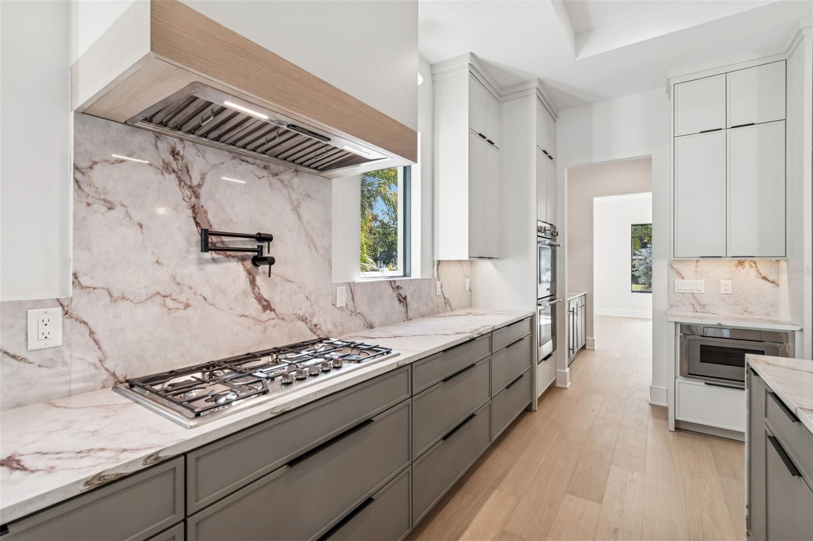 TB8433572 Property Photo