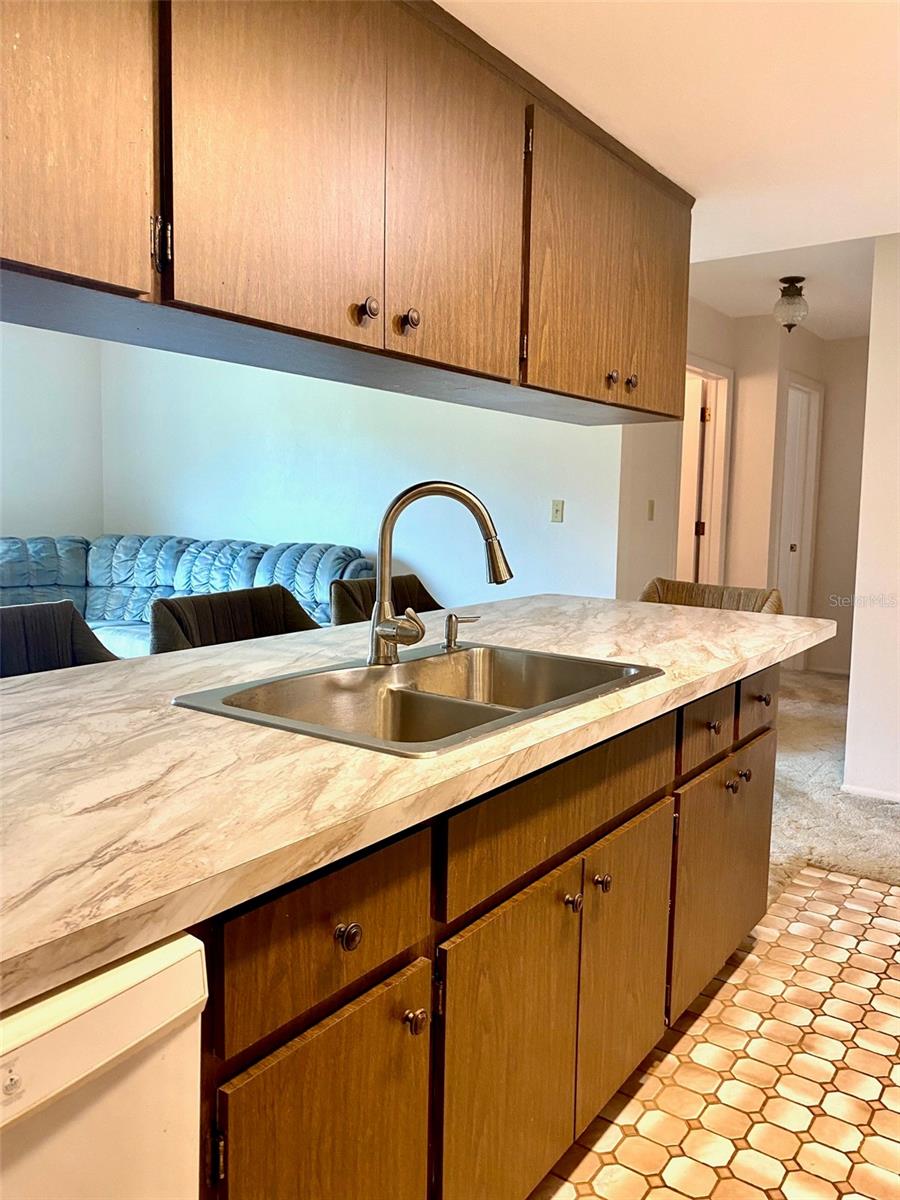 Kitchen open to Fam.Rm