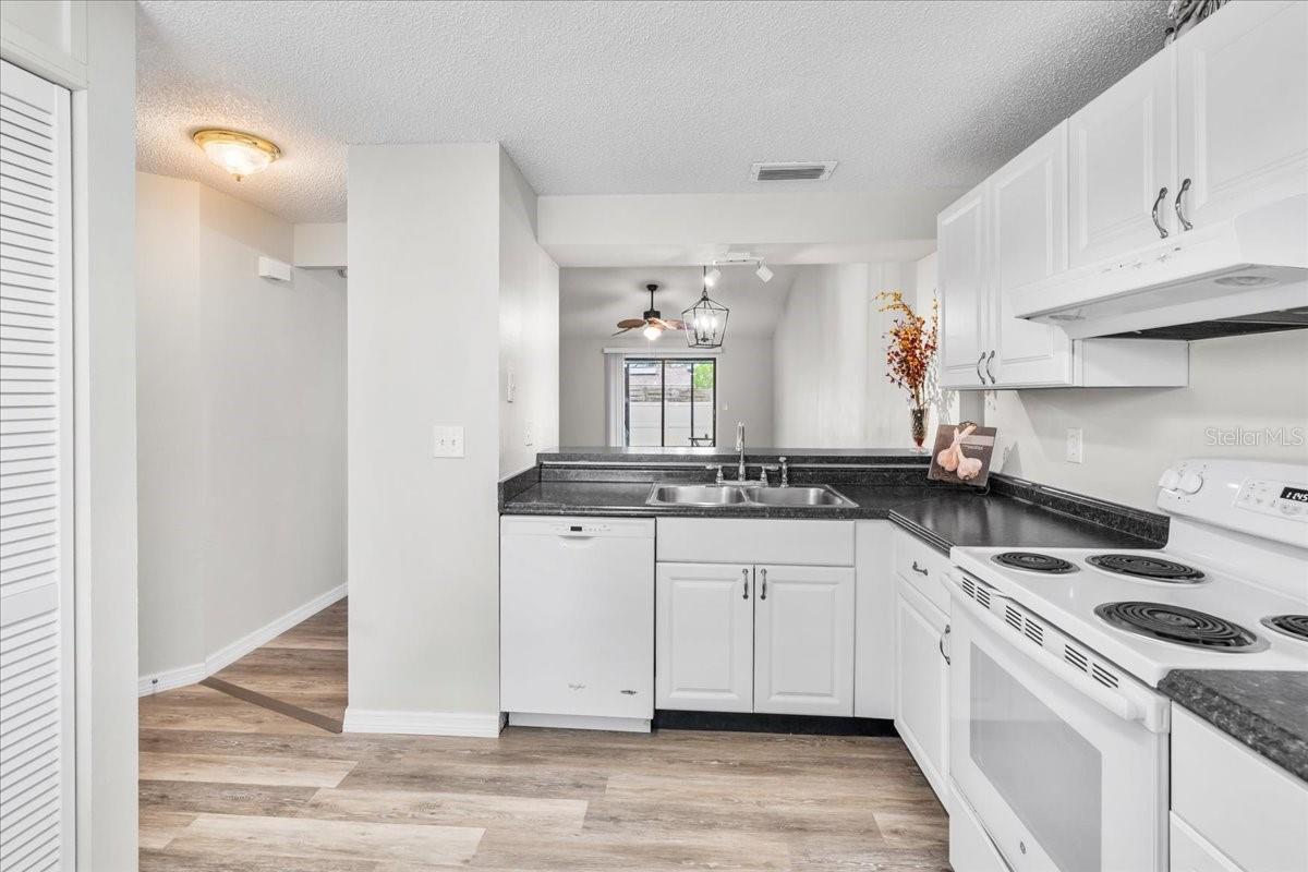 6104 39TH AVE W, BRADENTON, FL, 34209