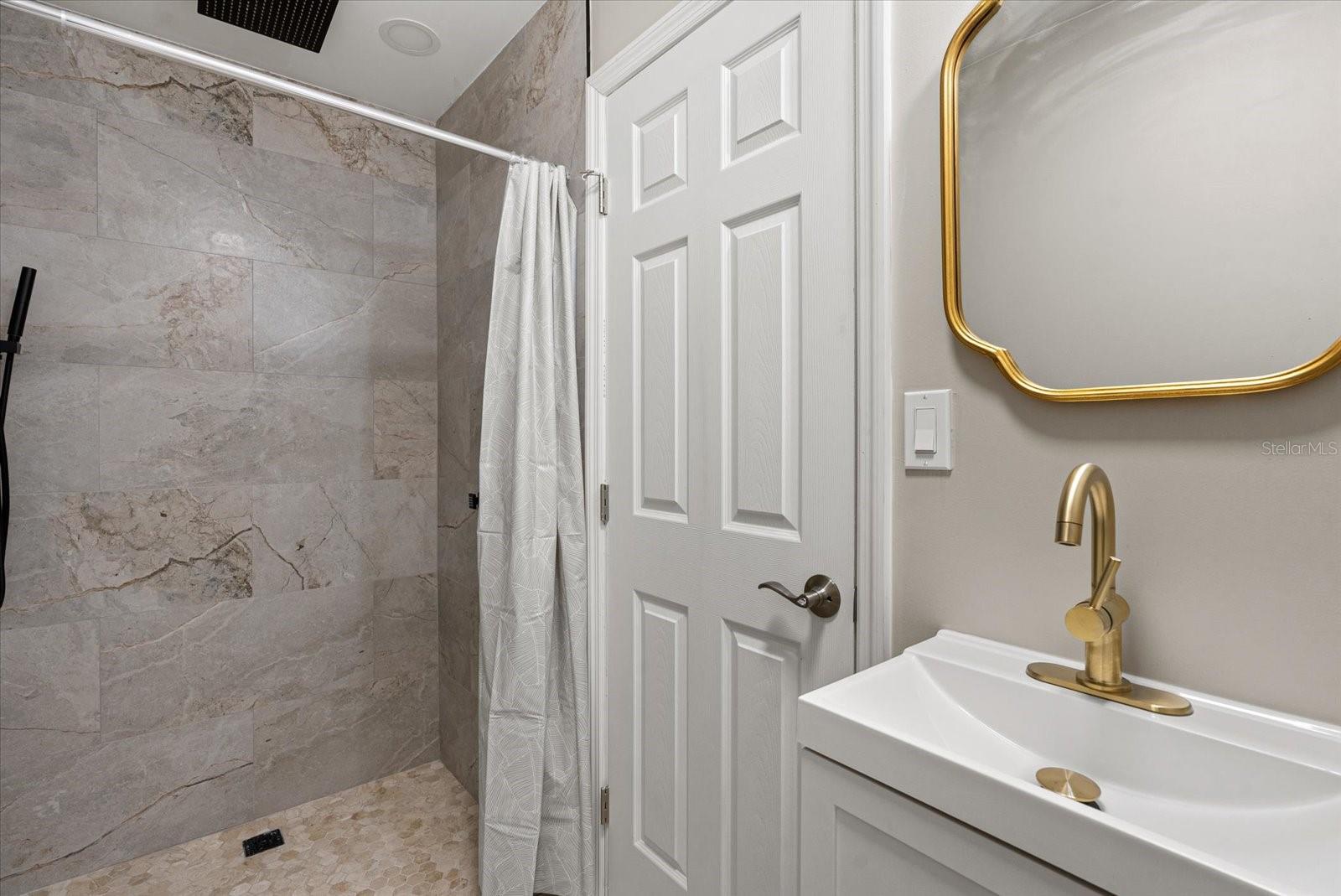 11516 SWEETFLAG DR, LAKEWOOD RANCH, FL, 34202