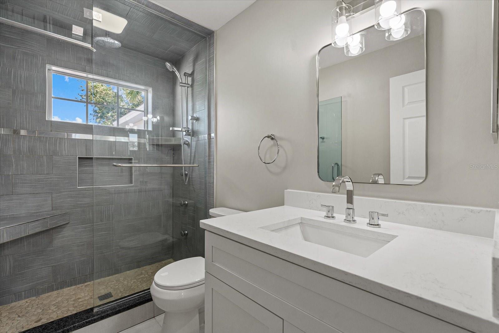 11516 SWEETFLAG DR, LAKEWOOD RANCH, FL, 34202