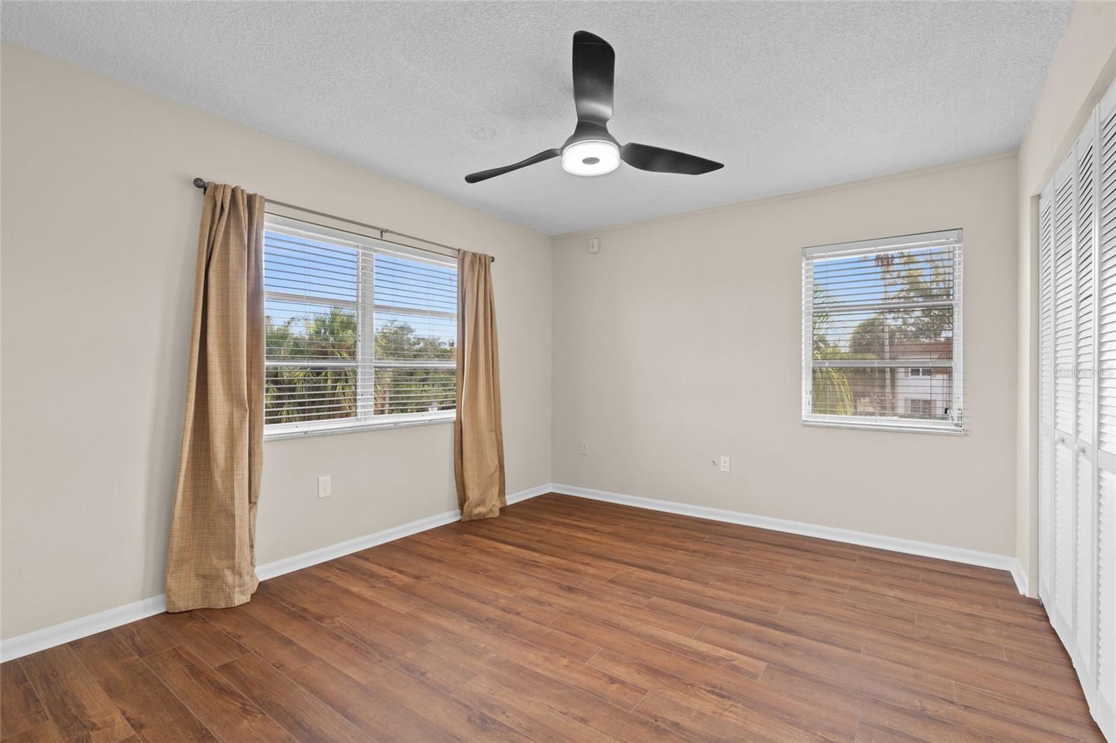 TB8433600 Property Photo