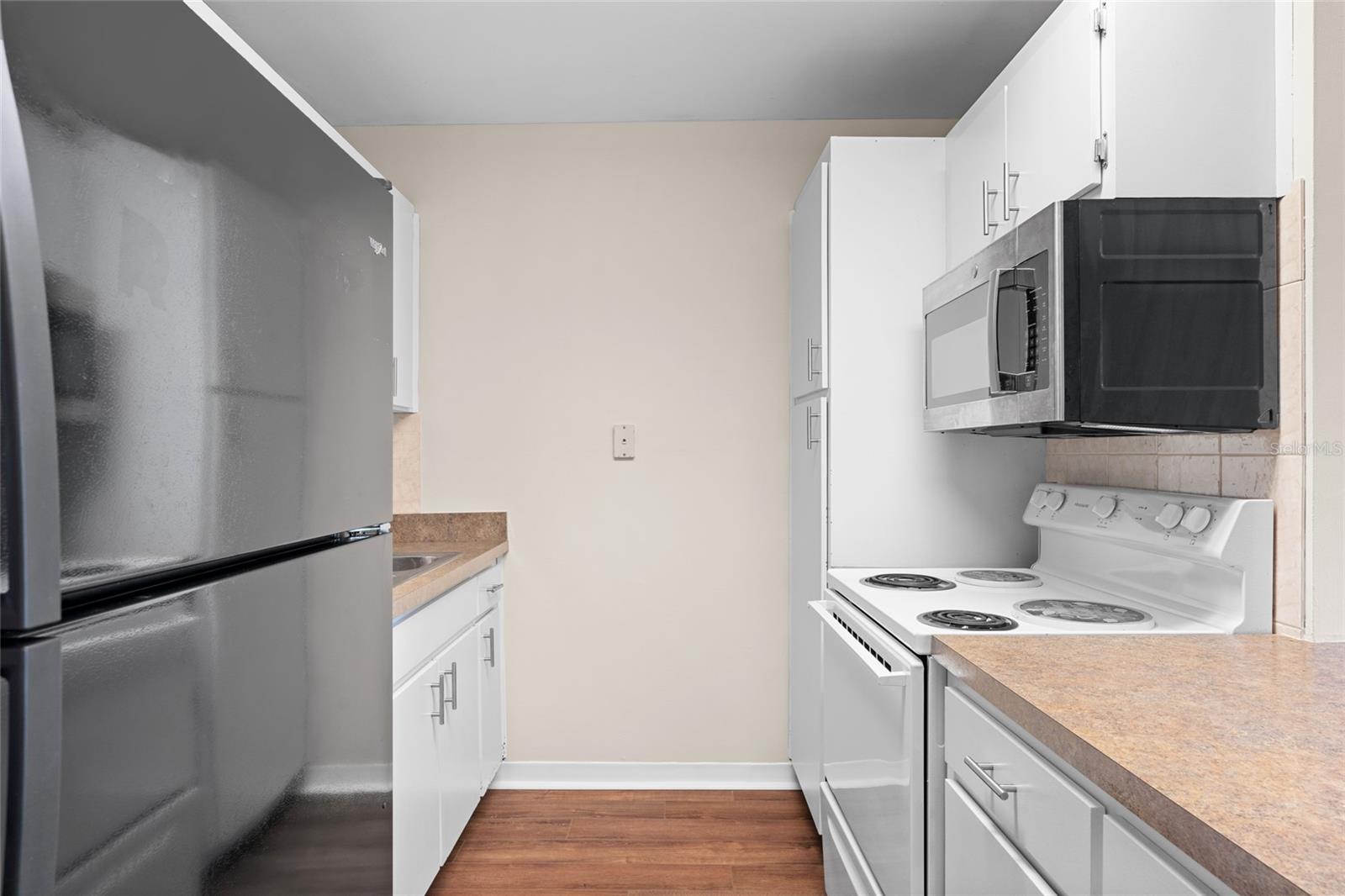 TB8433600 Property Photo