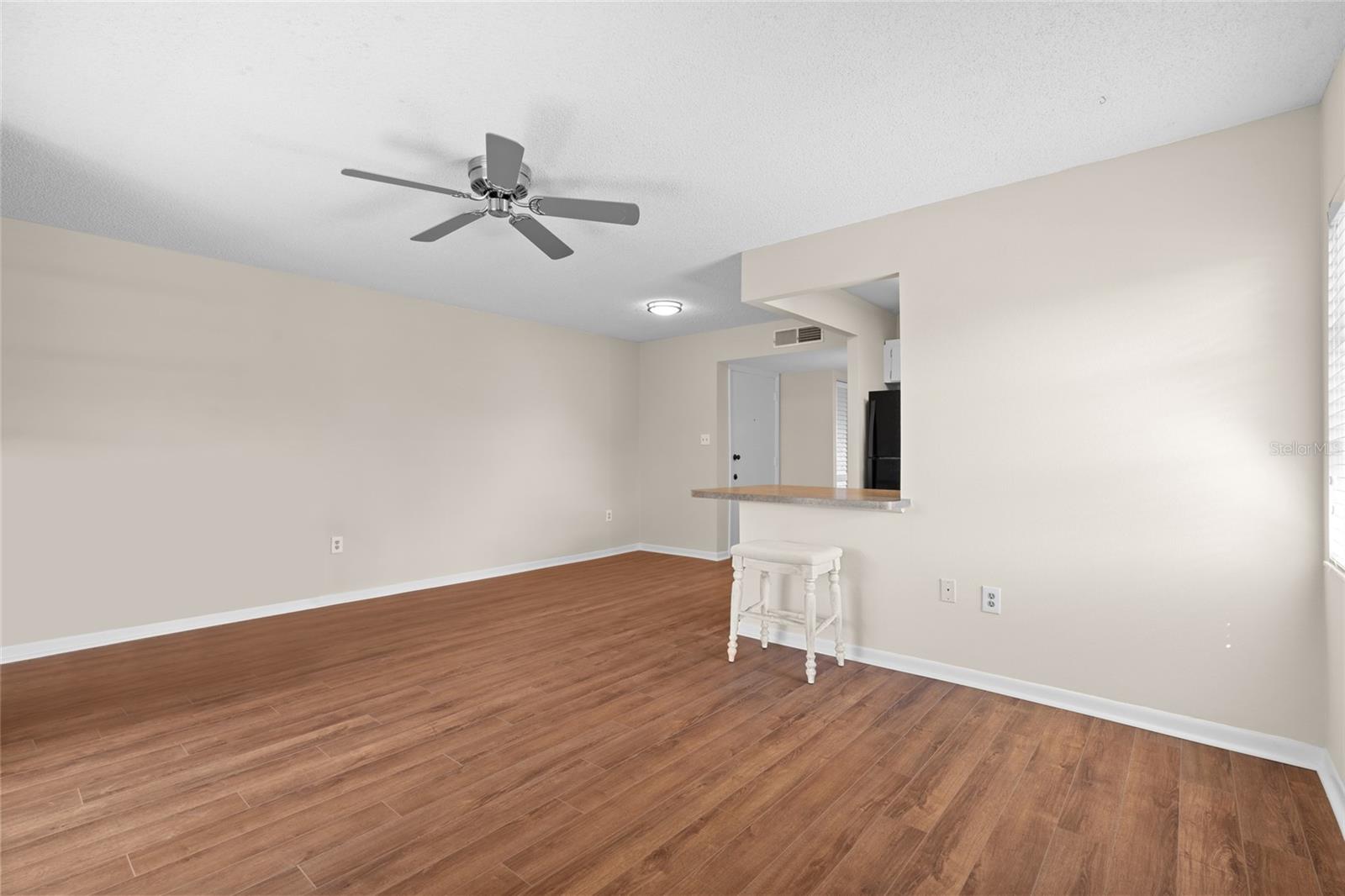 TB8433600 Property Photo