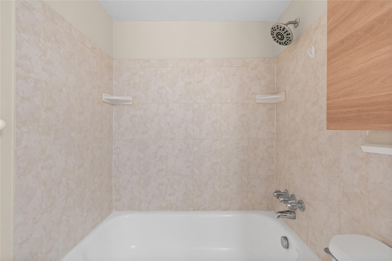 TB8433600 Property Photo