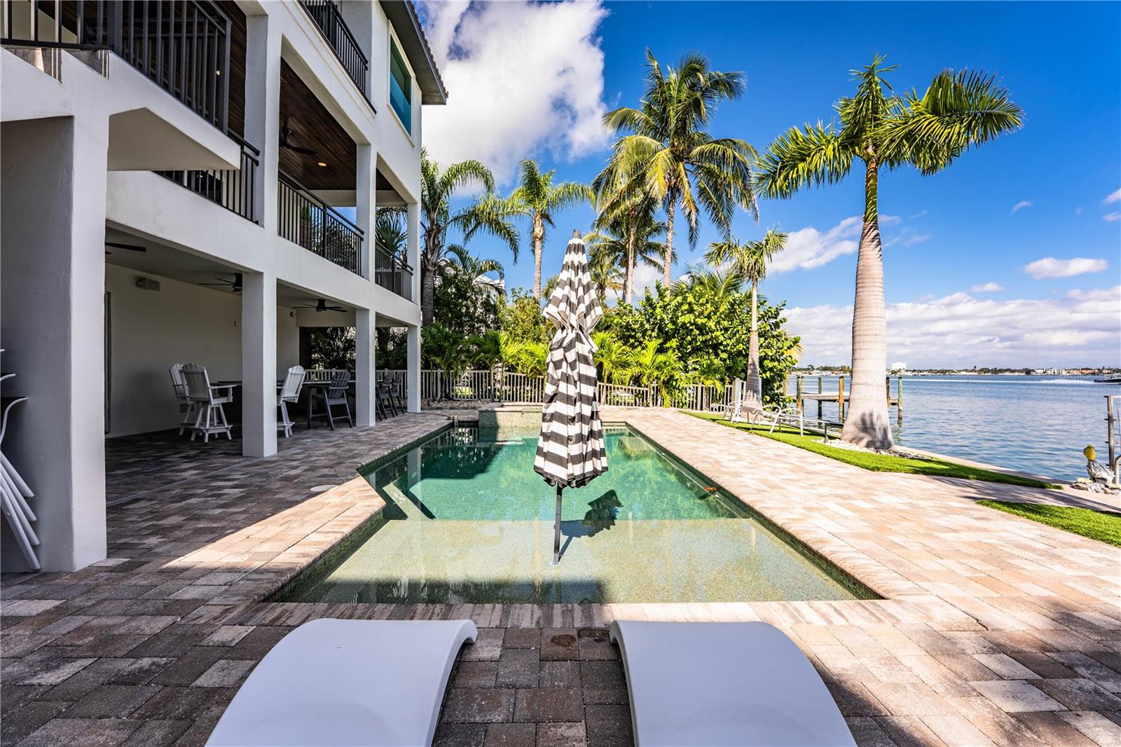 L4956297 Property Photo