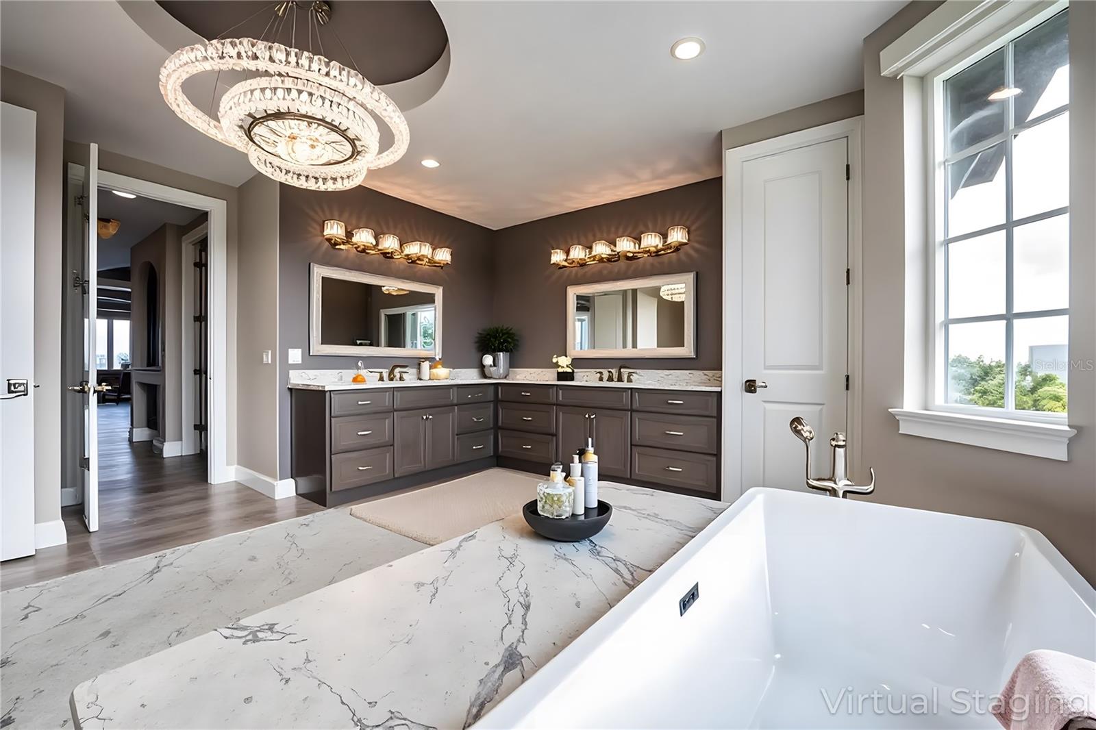 L4956297 Property Photo