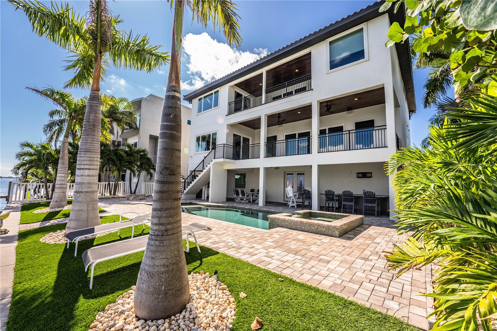 L4956297 Property Photo