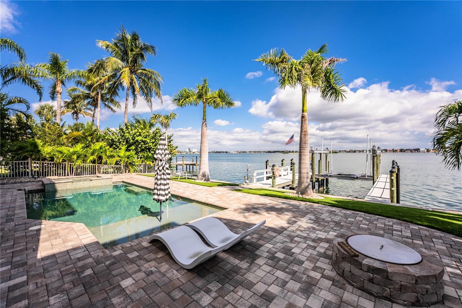 L4956297 Property Photo