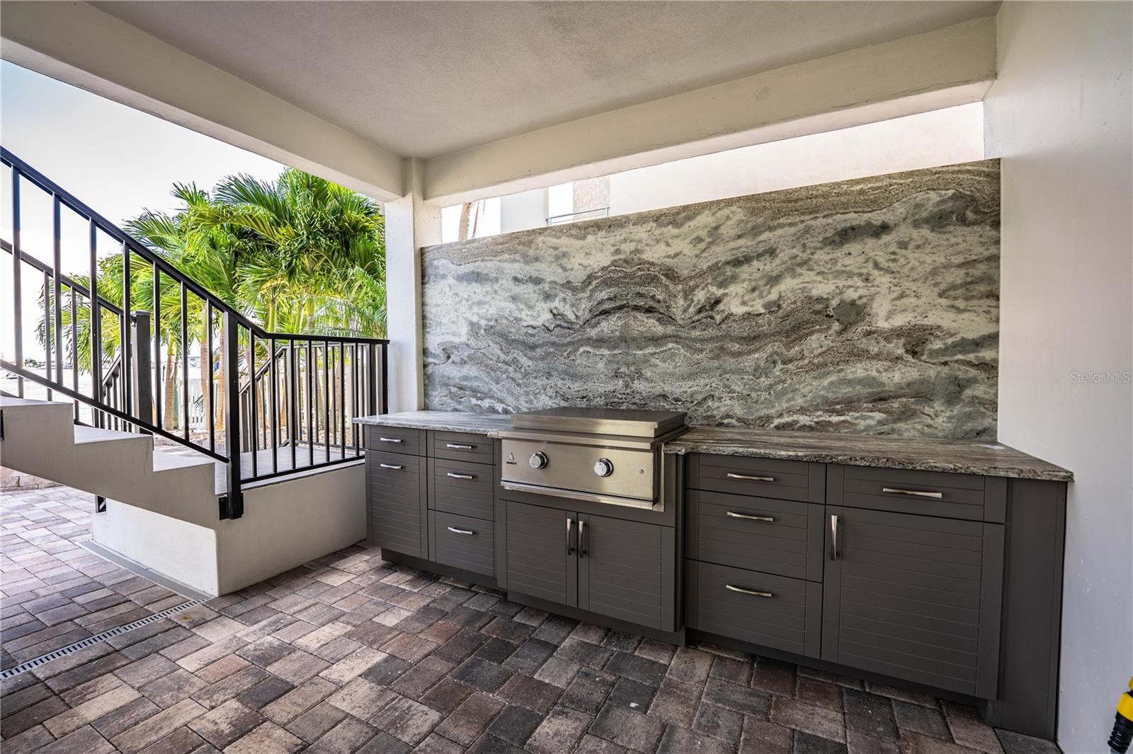 L4956297 Property Photo