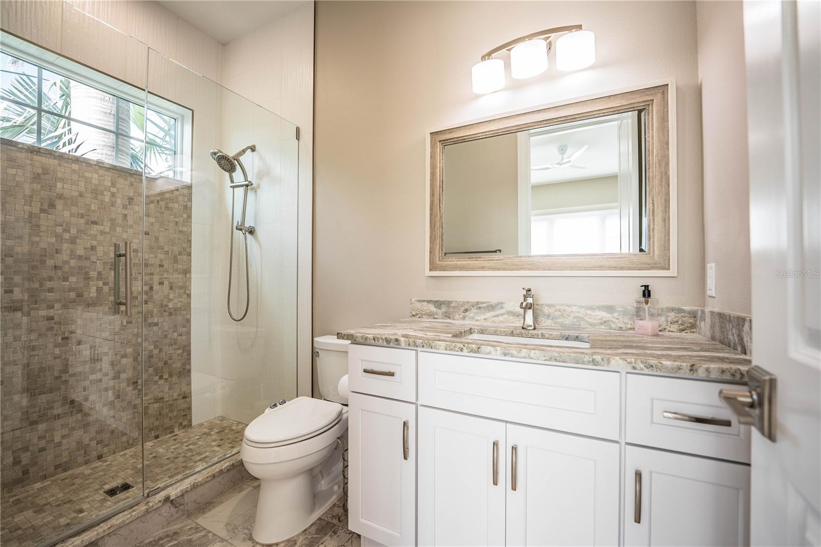 L4956297 Property Photo