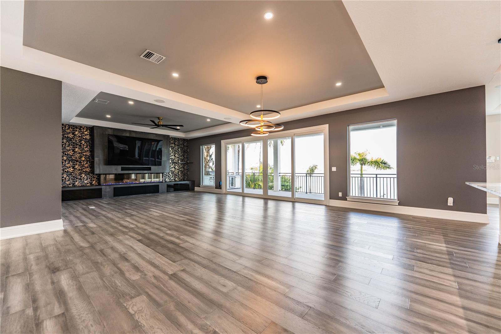 L4956297 Property Photo