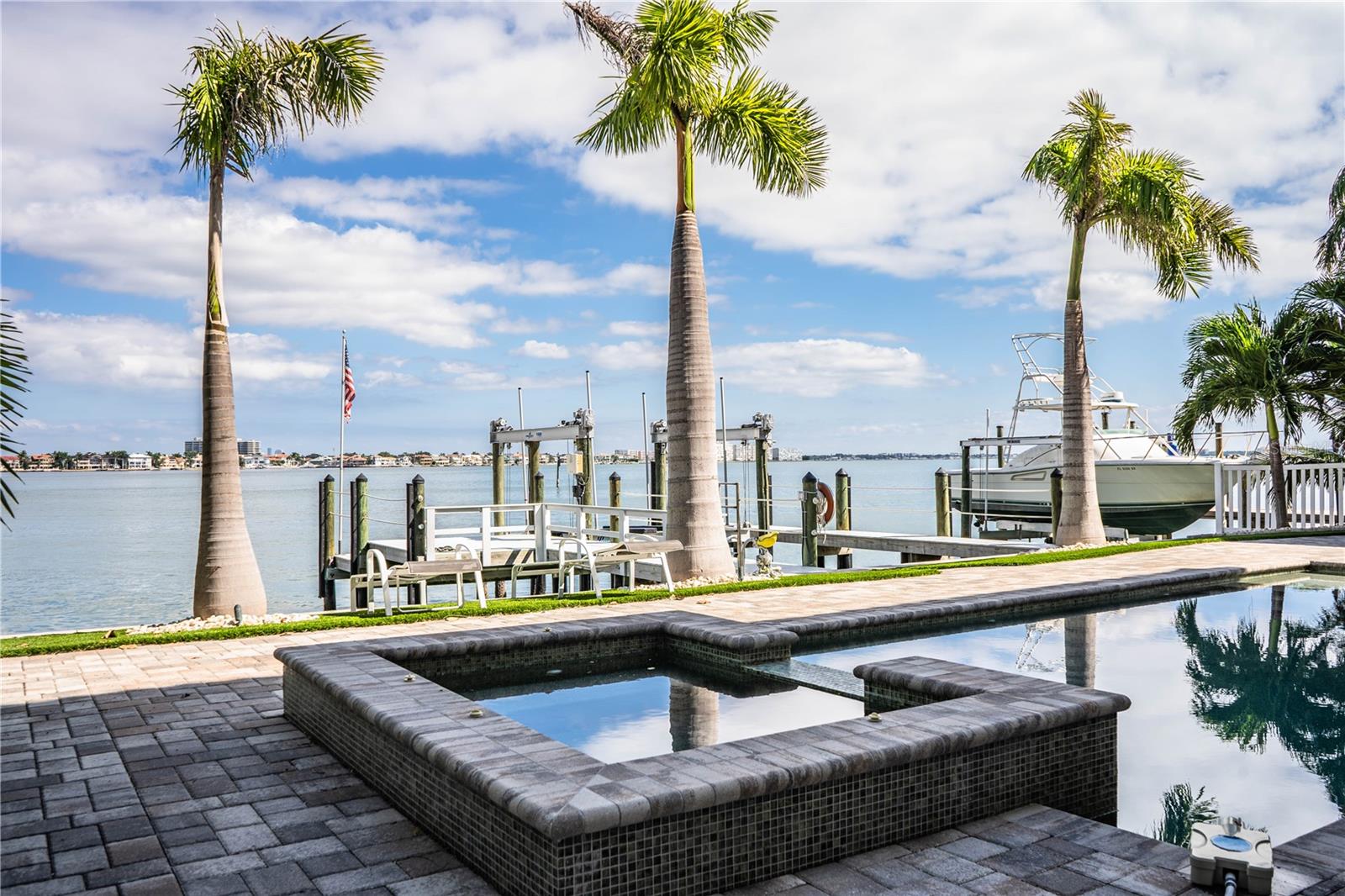 L4956297 Property Photo