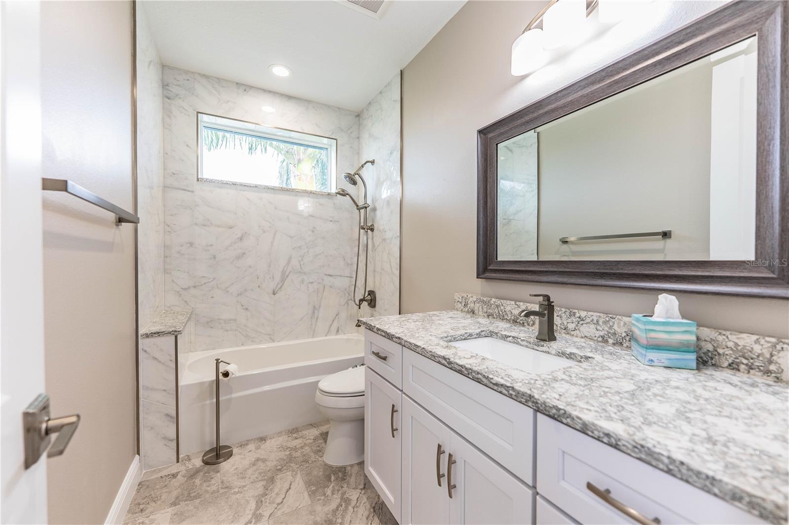 L4956297 Property Photo